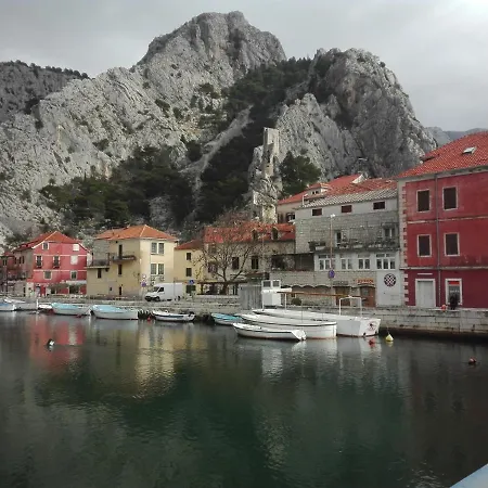 Apartment Zizi Omis