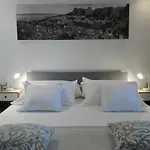 Zizi أوميس