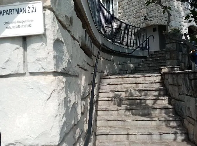 Zizi Apartment