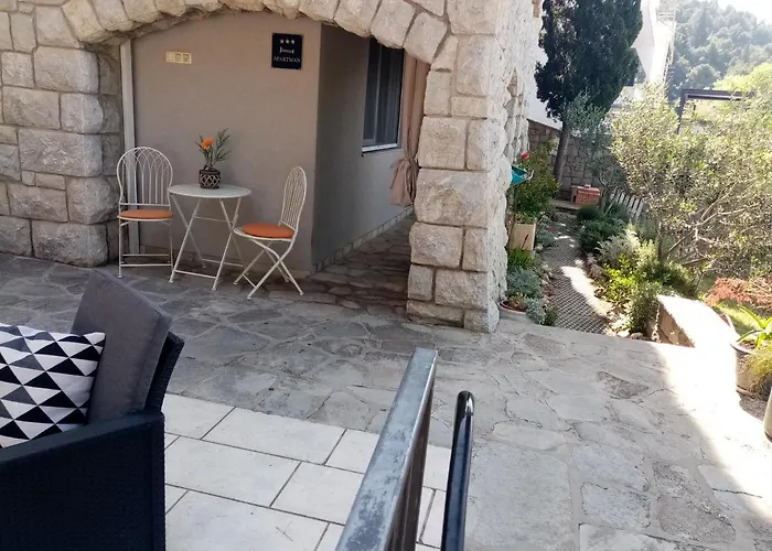 Zizi Apartment